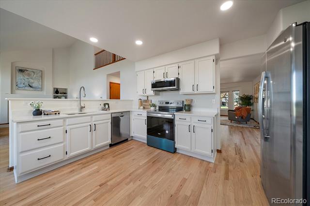 2511 W 108th Place
