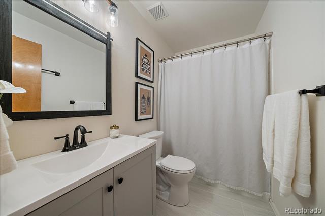 2511 W 108th Place