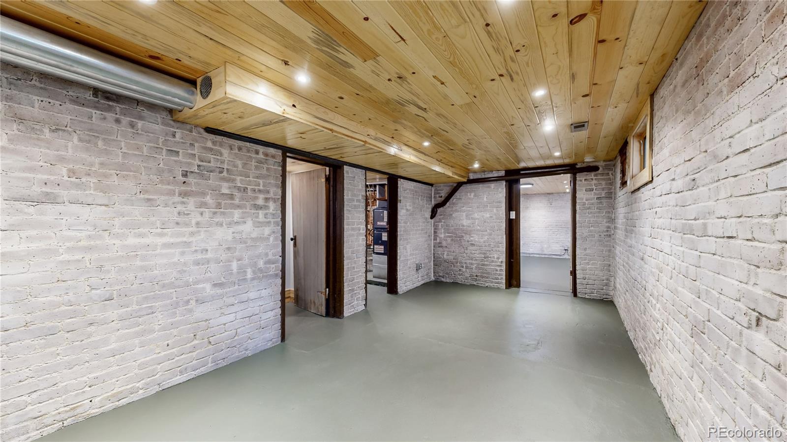 4041 W Hayward Place