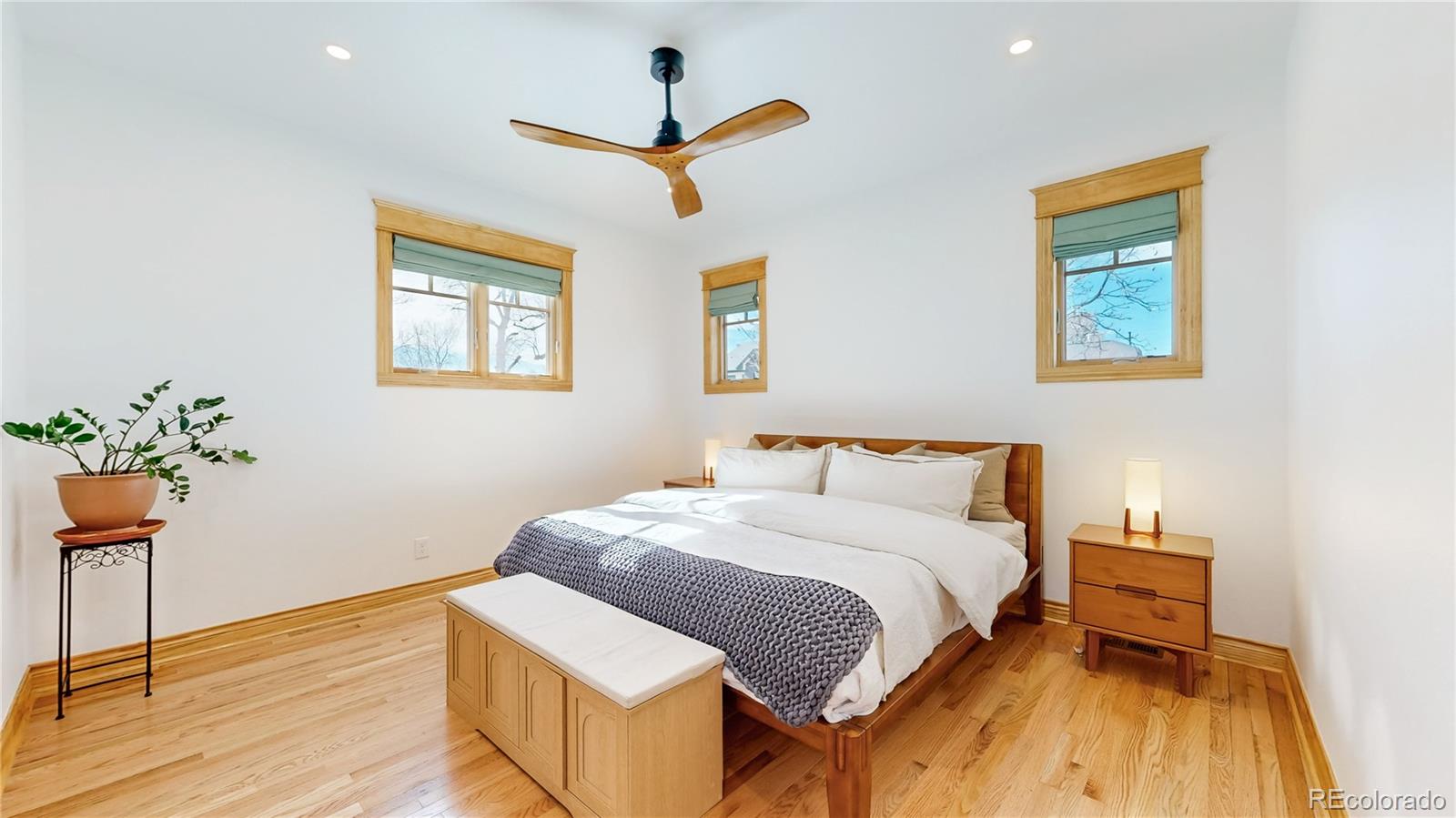 4041 W Hayward Place