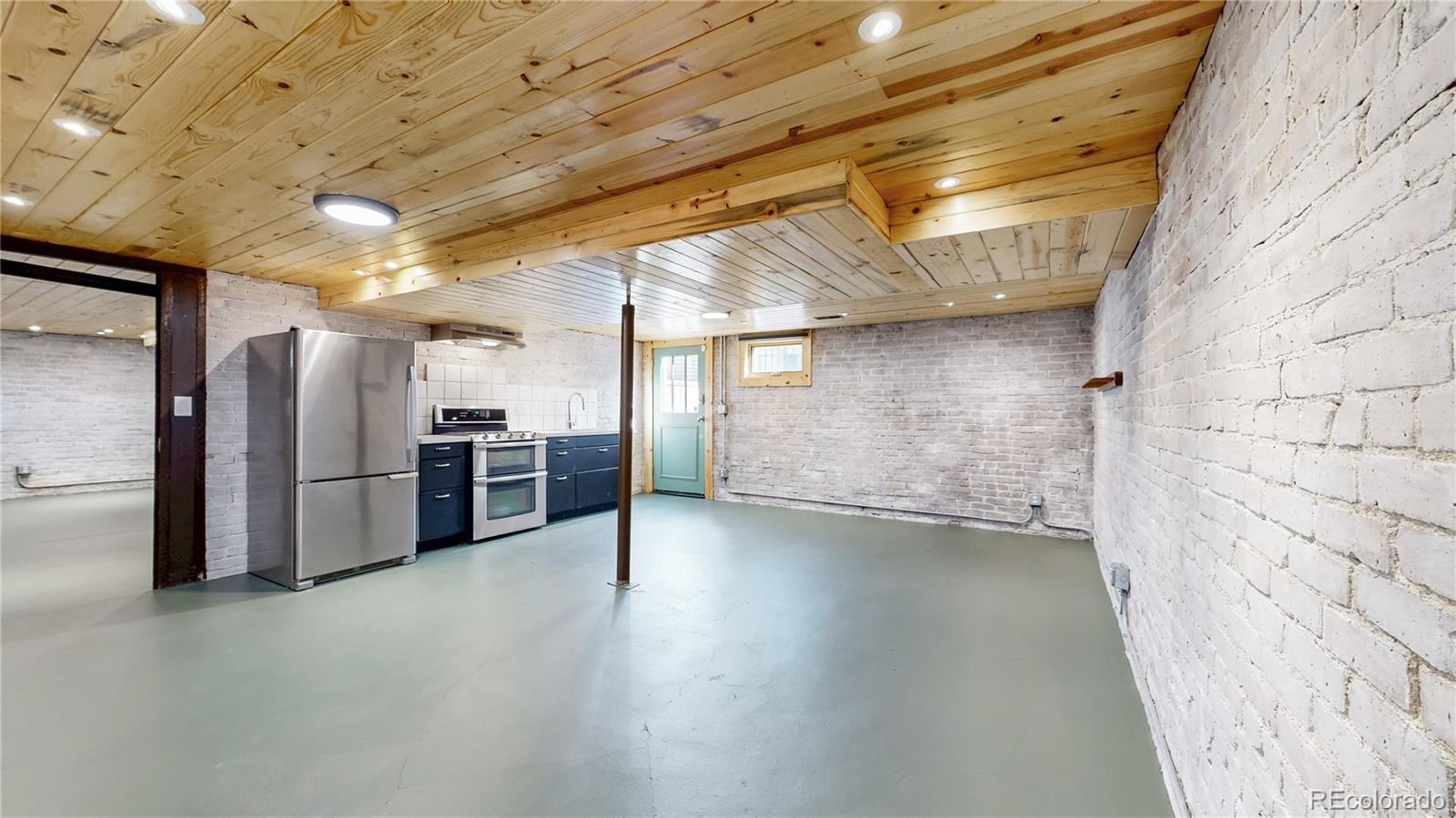 4041 W Hayward Place