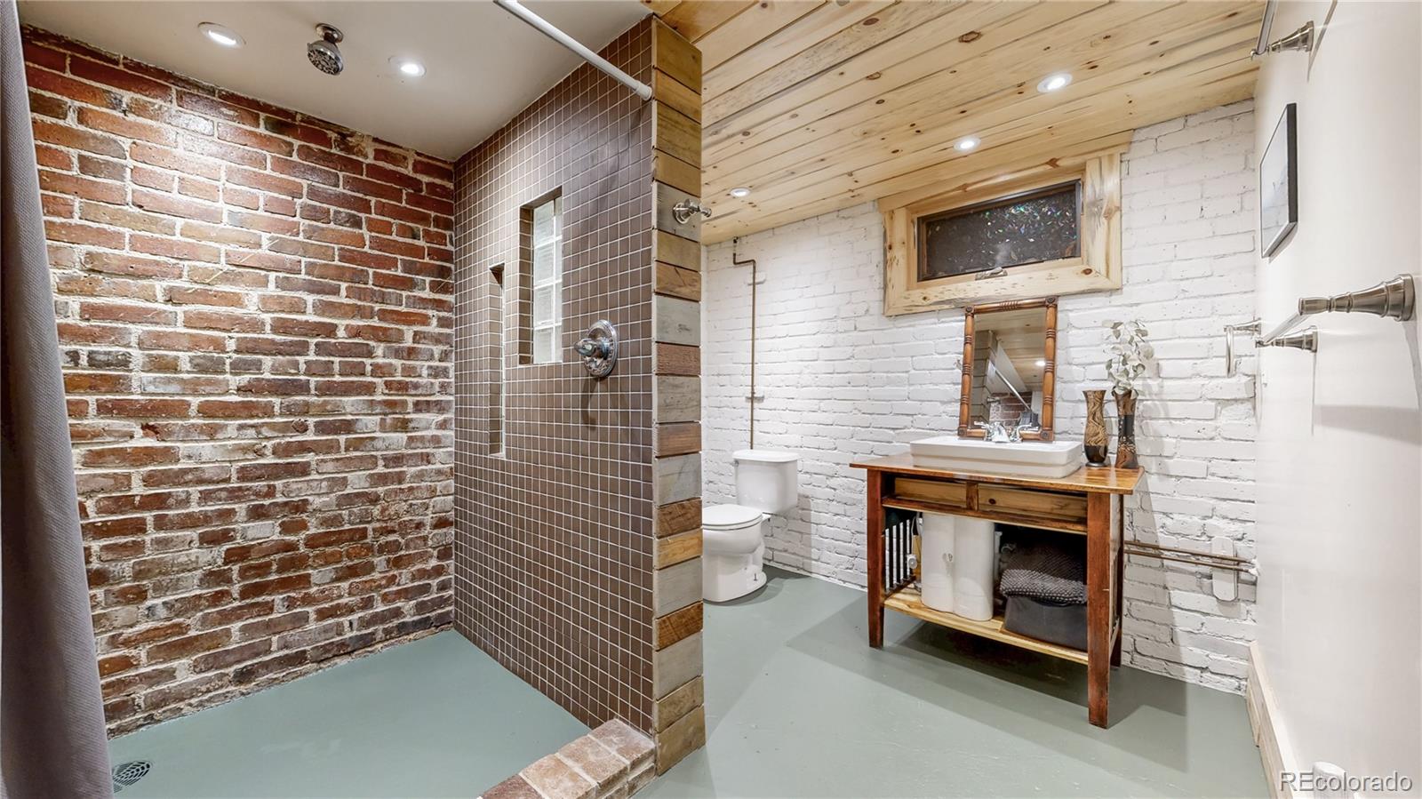 4041 W Hayward Place