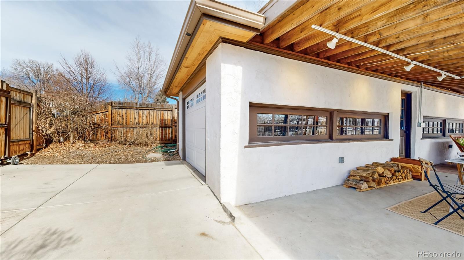 4041 W Hayward Place