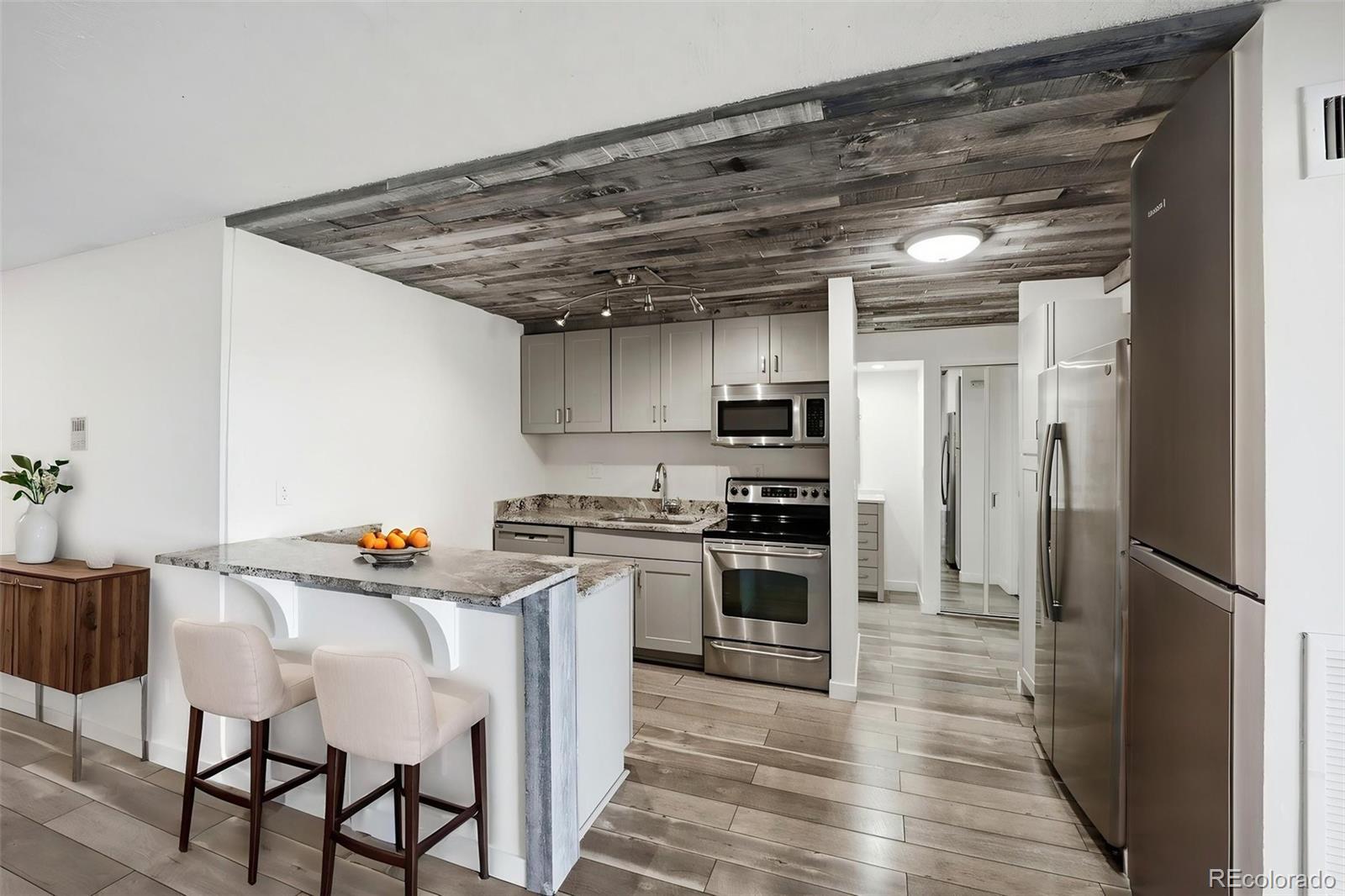 2 Adams Street Unit: 603