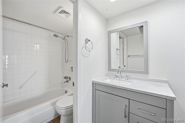 2 Adams Street Unit: 603