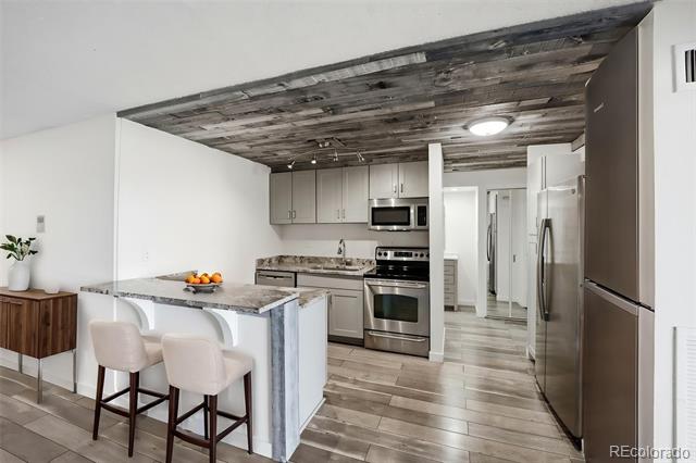 2 Adams Street Unit: 603