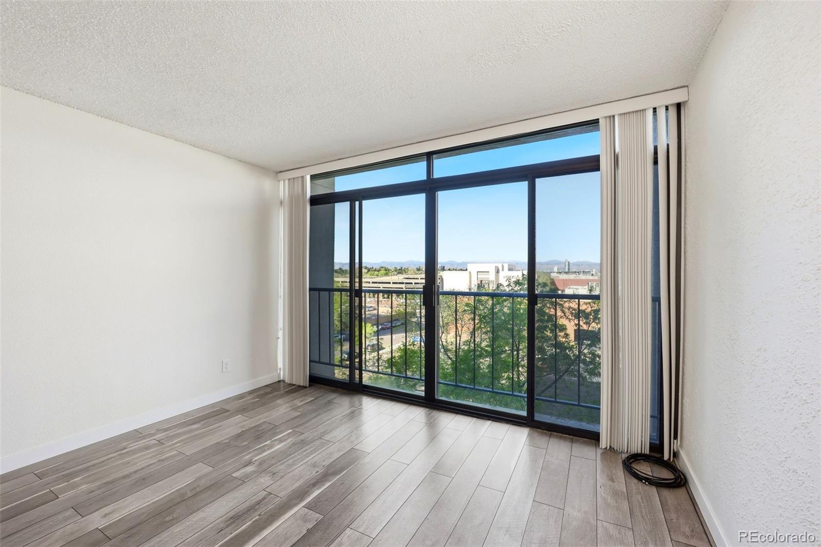 2 Adams Street Unit: 603