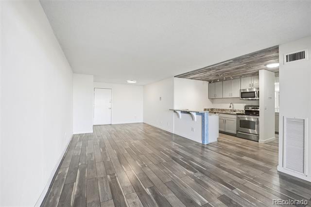 2 Adams Street Unit: 603