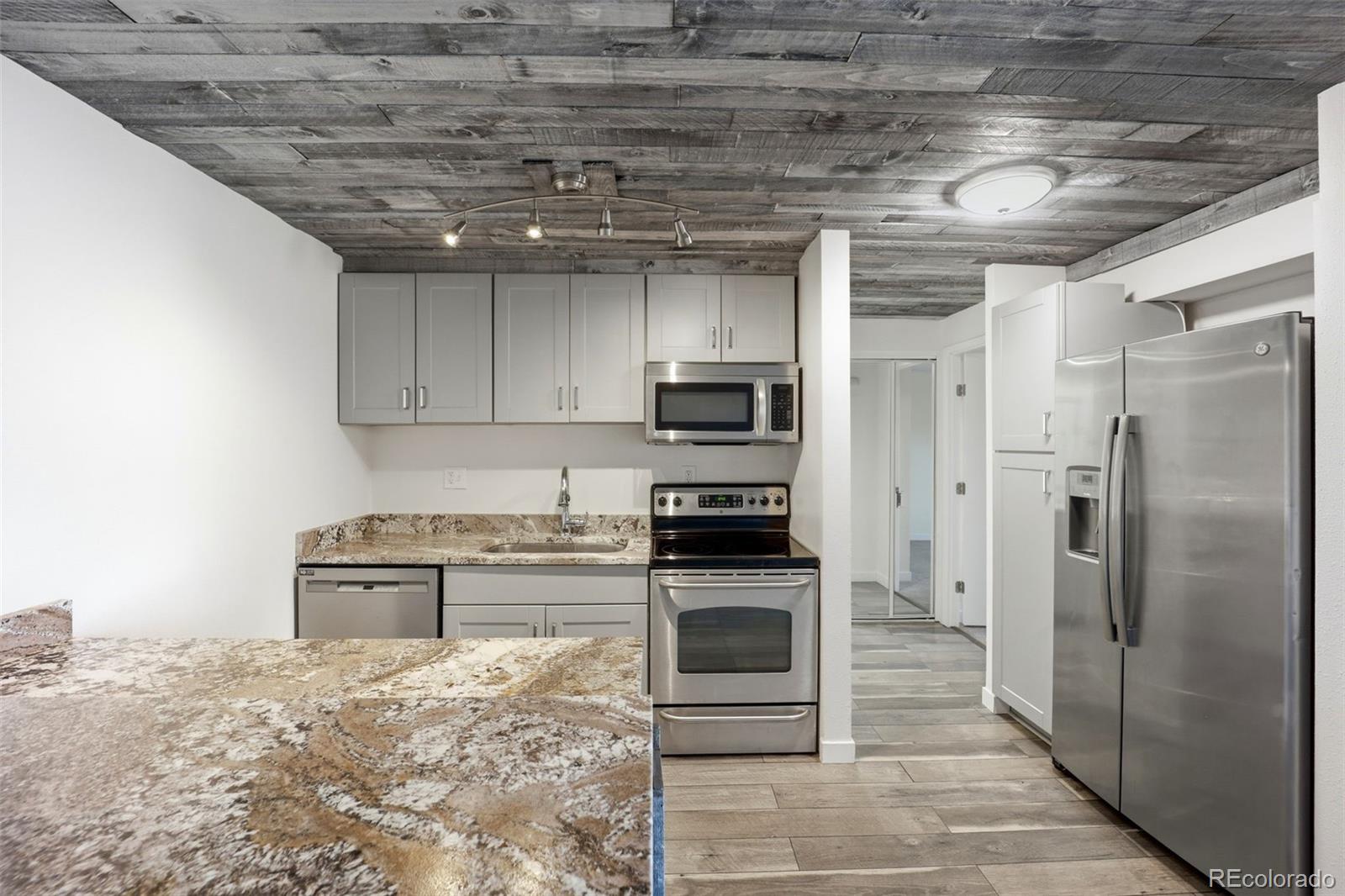 2 Adams Street Unit: 603