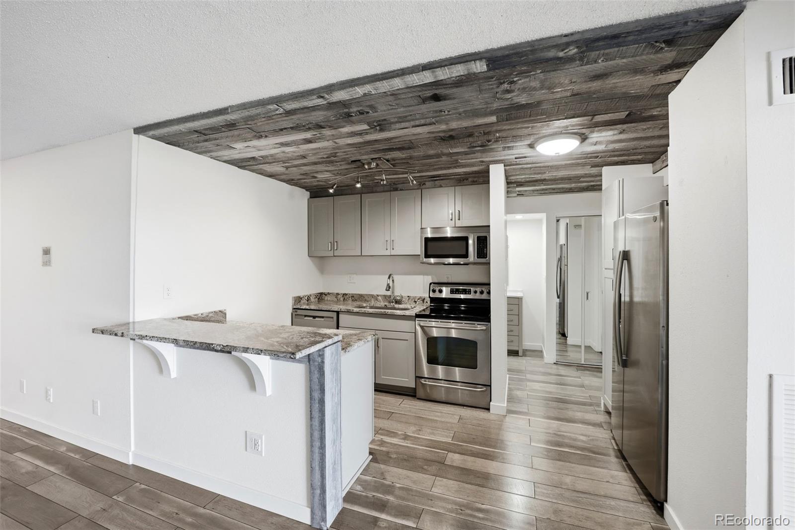 2 Adams Street Unit: 603