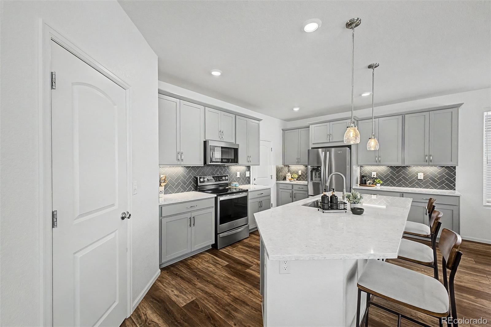 21300 E 61st Avenue