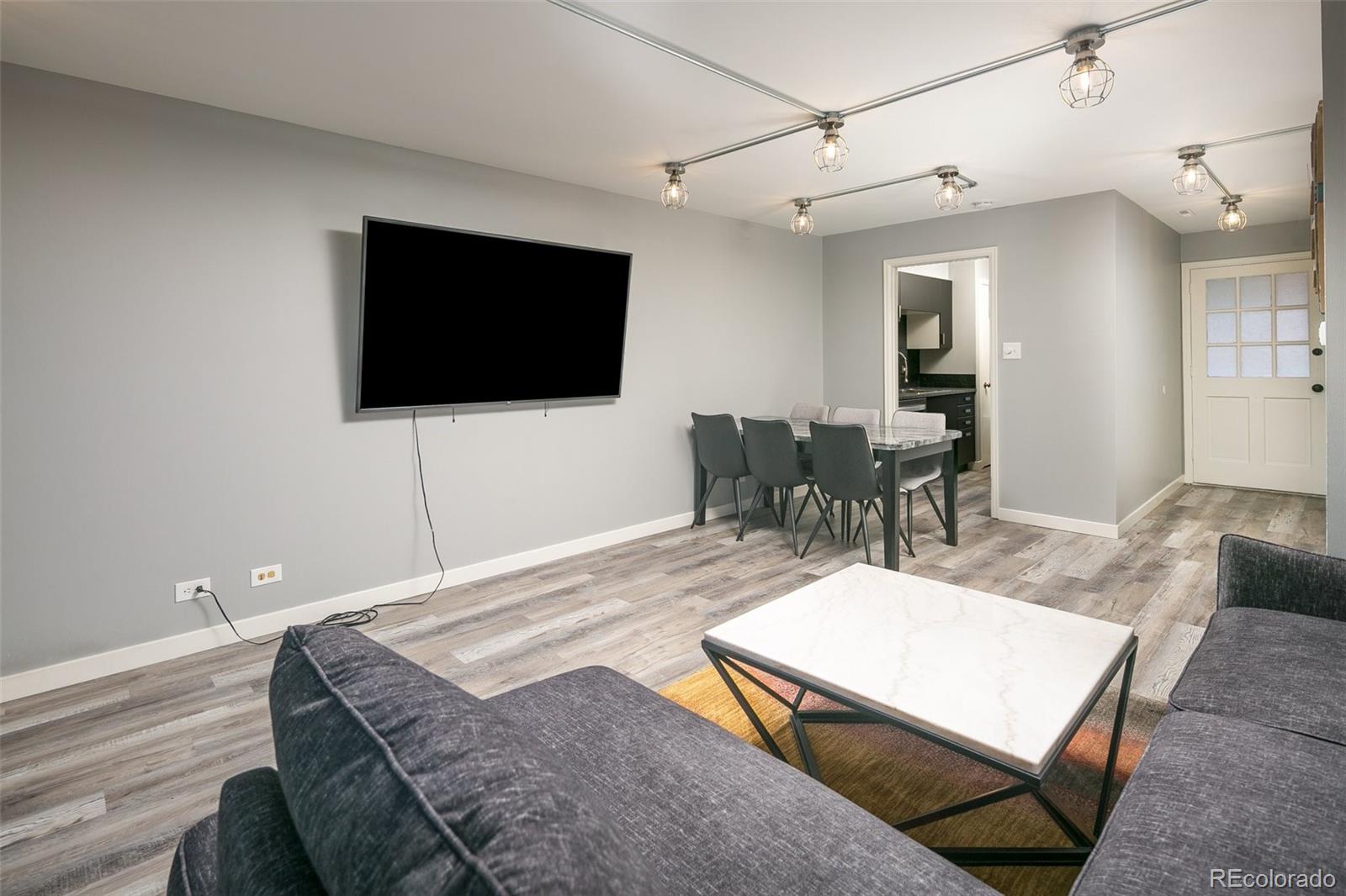 2301 E Fremont Avenue Unit: U15