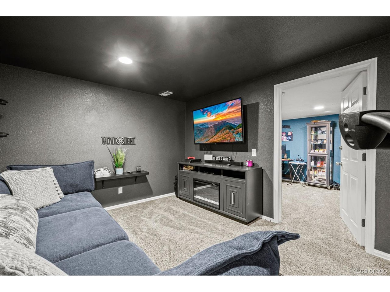 1837 W 102nd