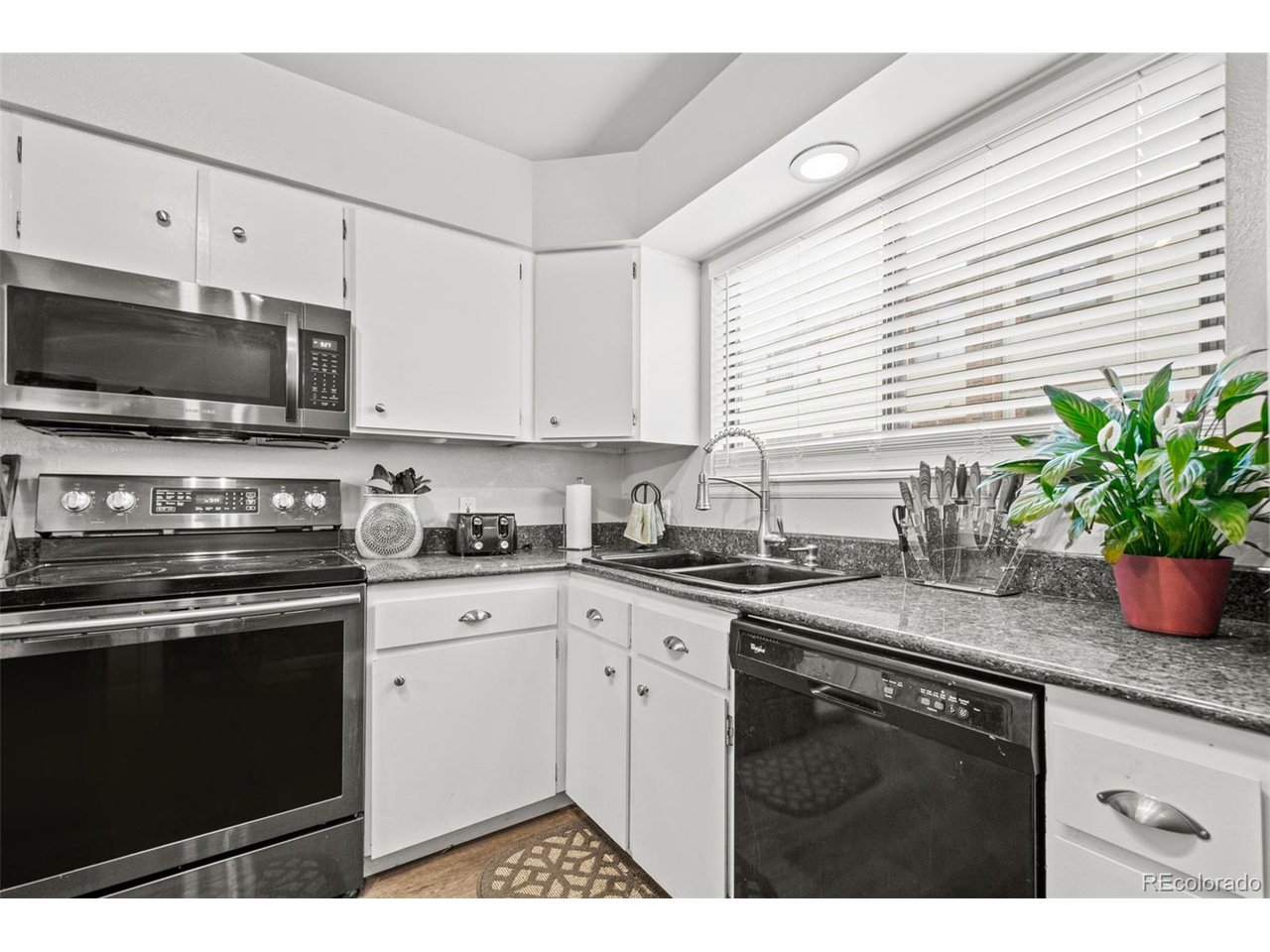 1837 W 102nd