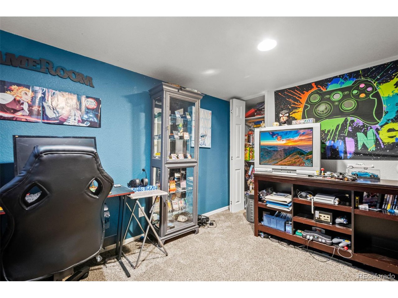 1837 W 102nd