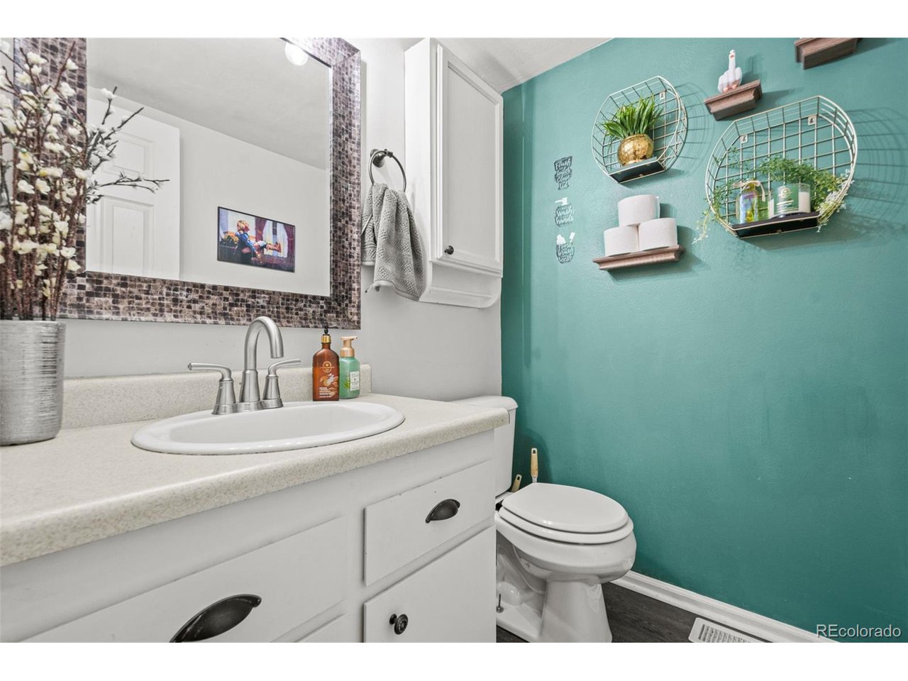 1837 W 102nd