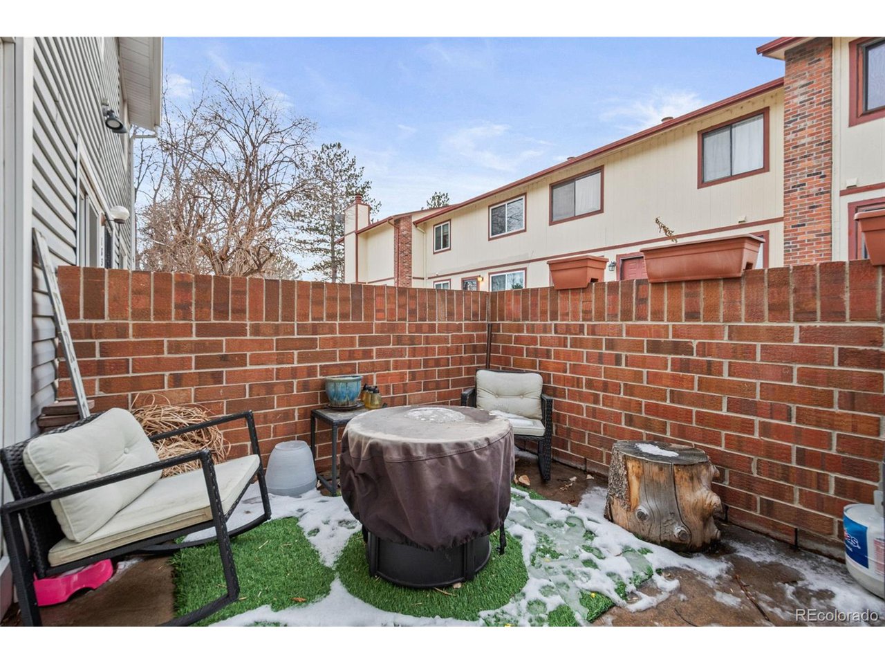 1837 W 102nd