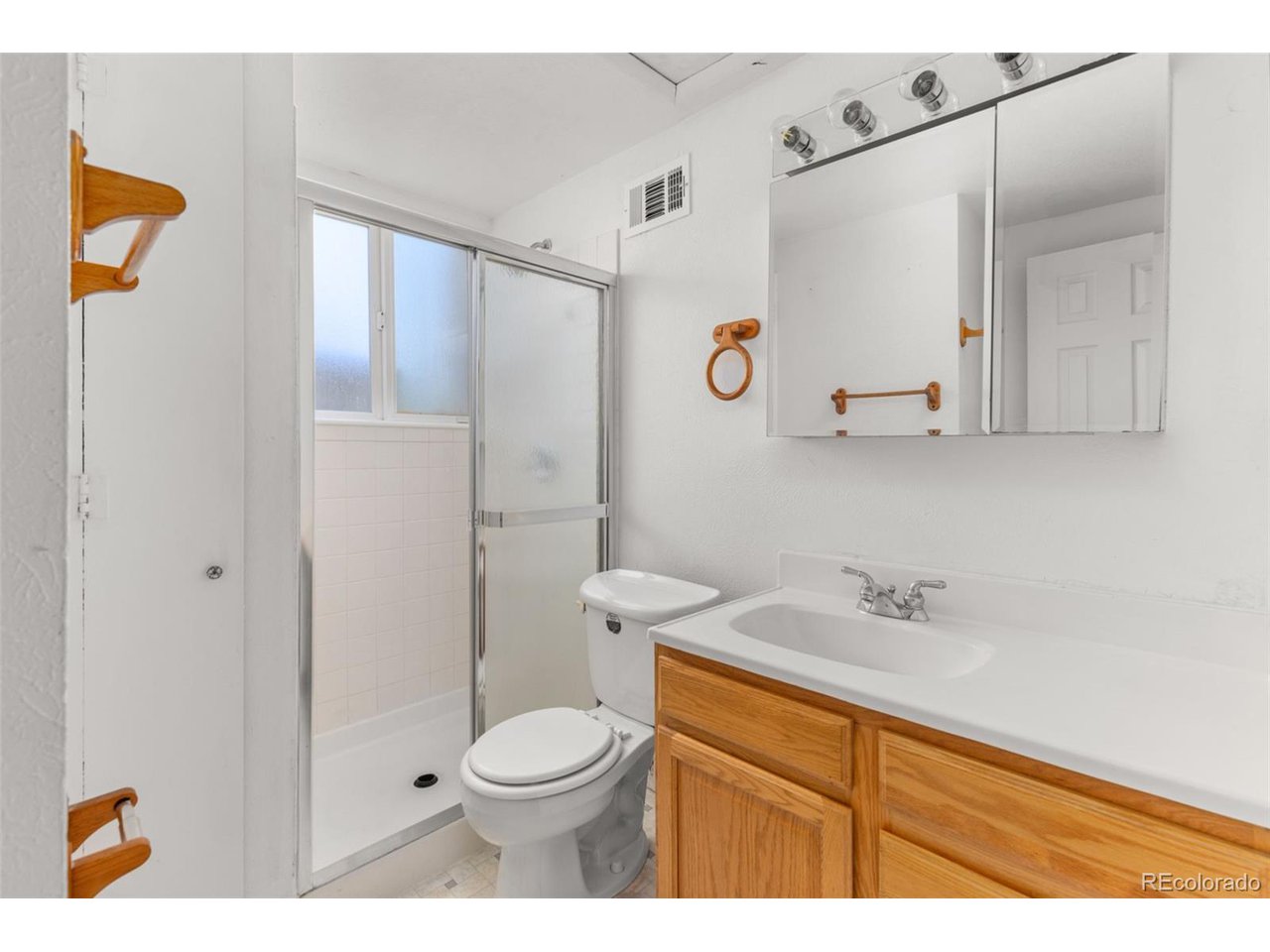 924 W 101st Pl