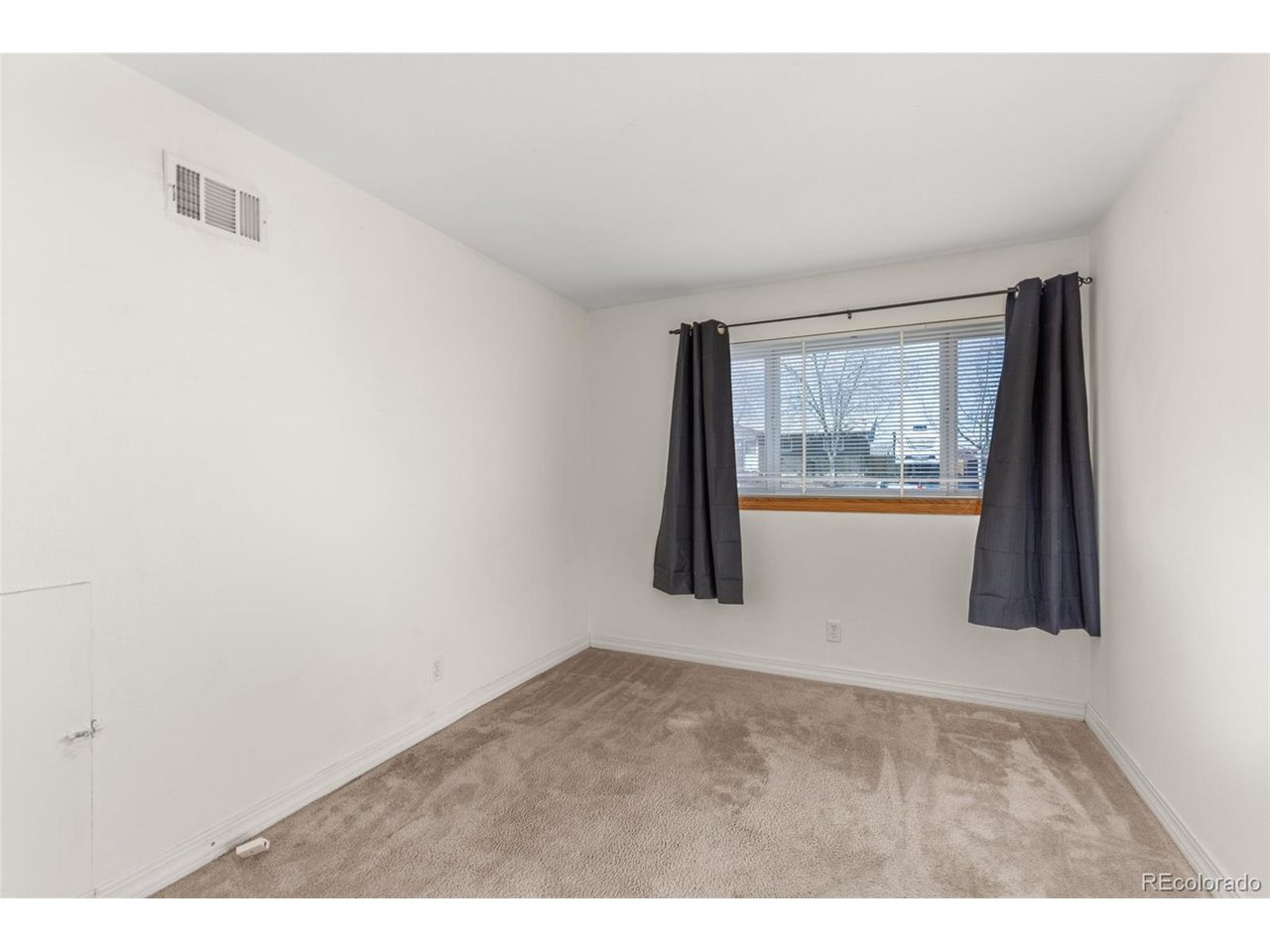 924 W 101st Pl