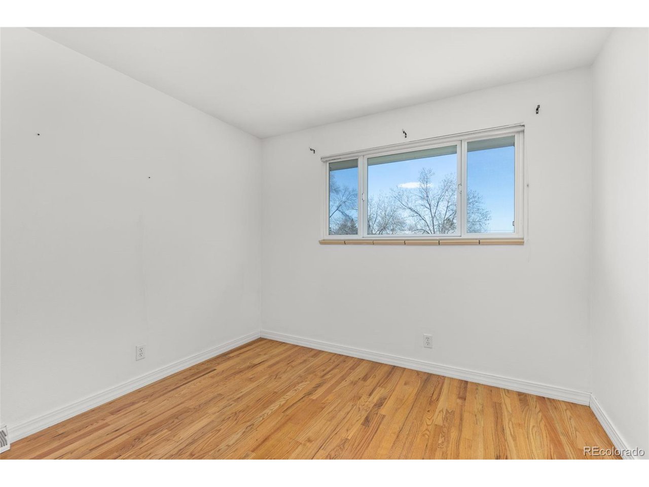 924 W 101st Pl