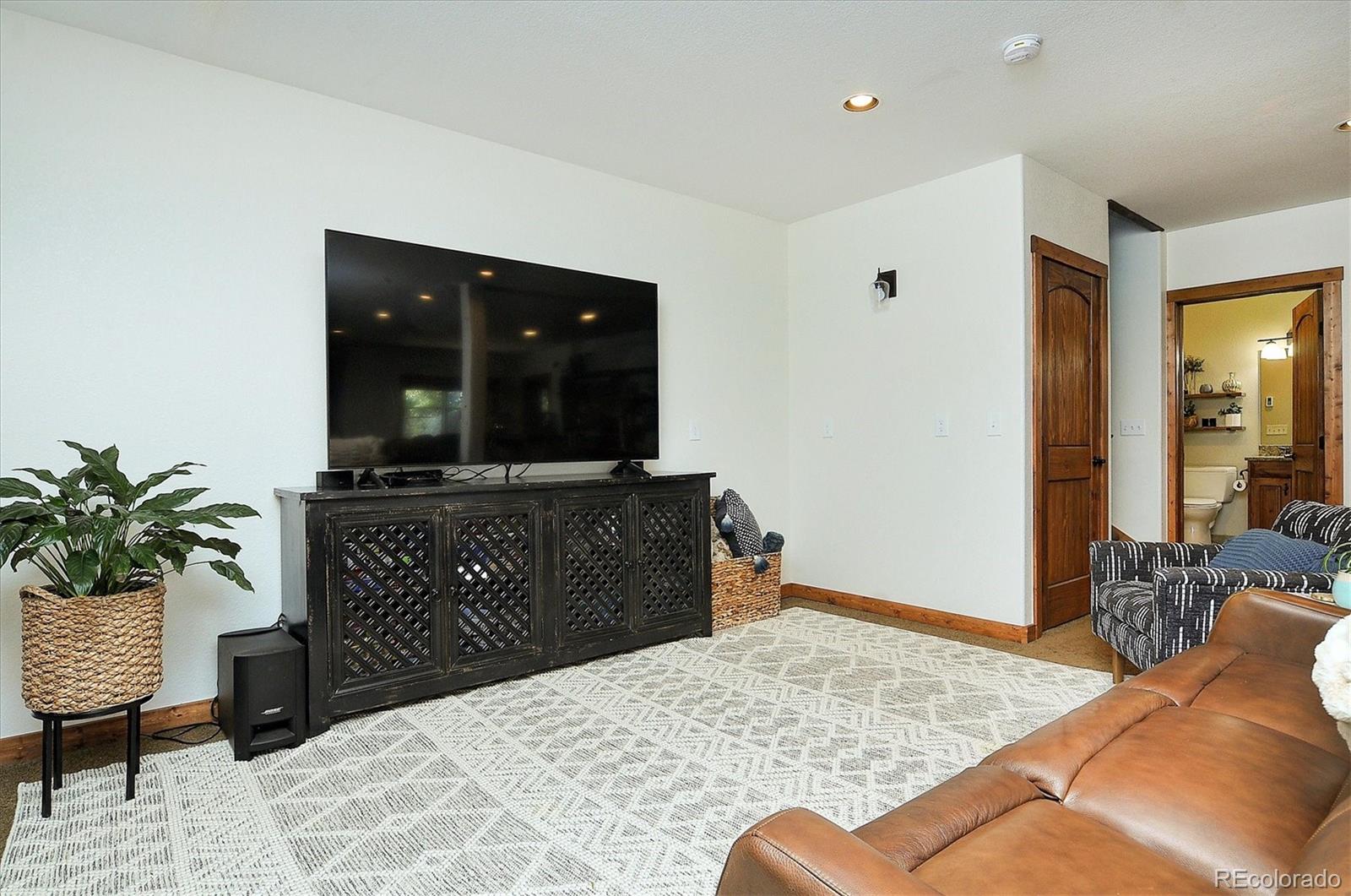 30220 Columbia Point