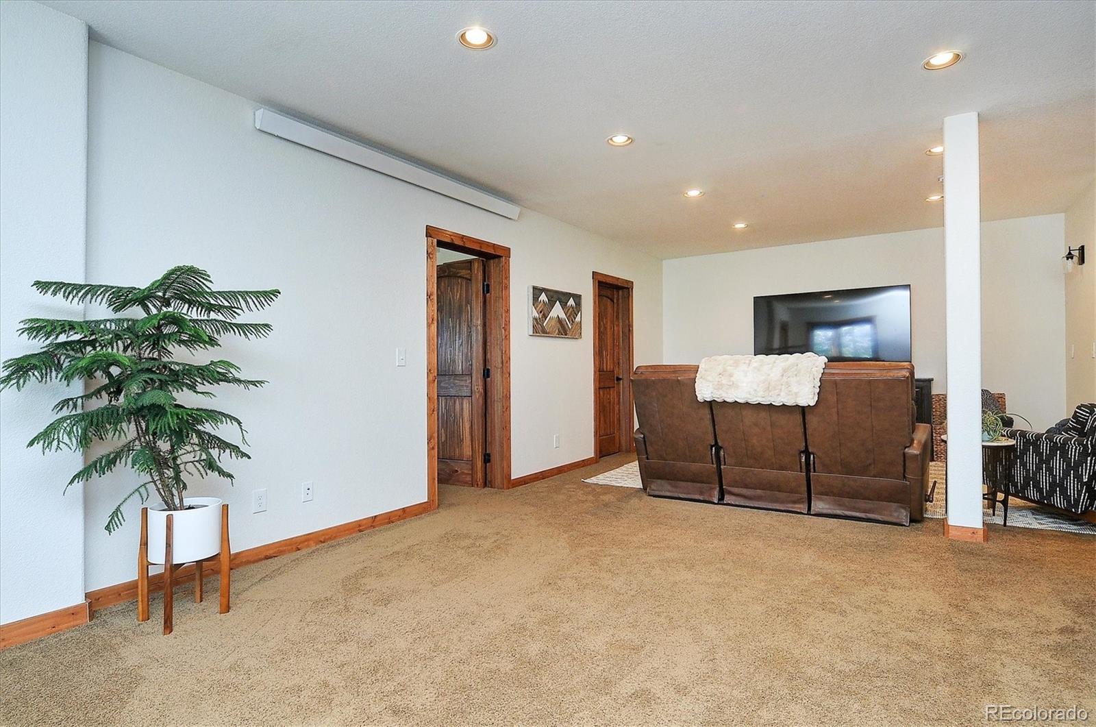 30220 Columbia Point