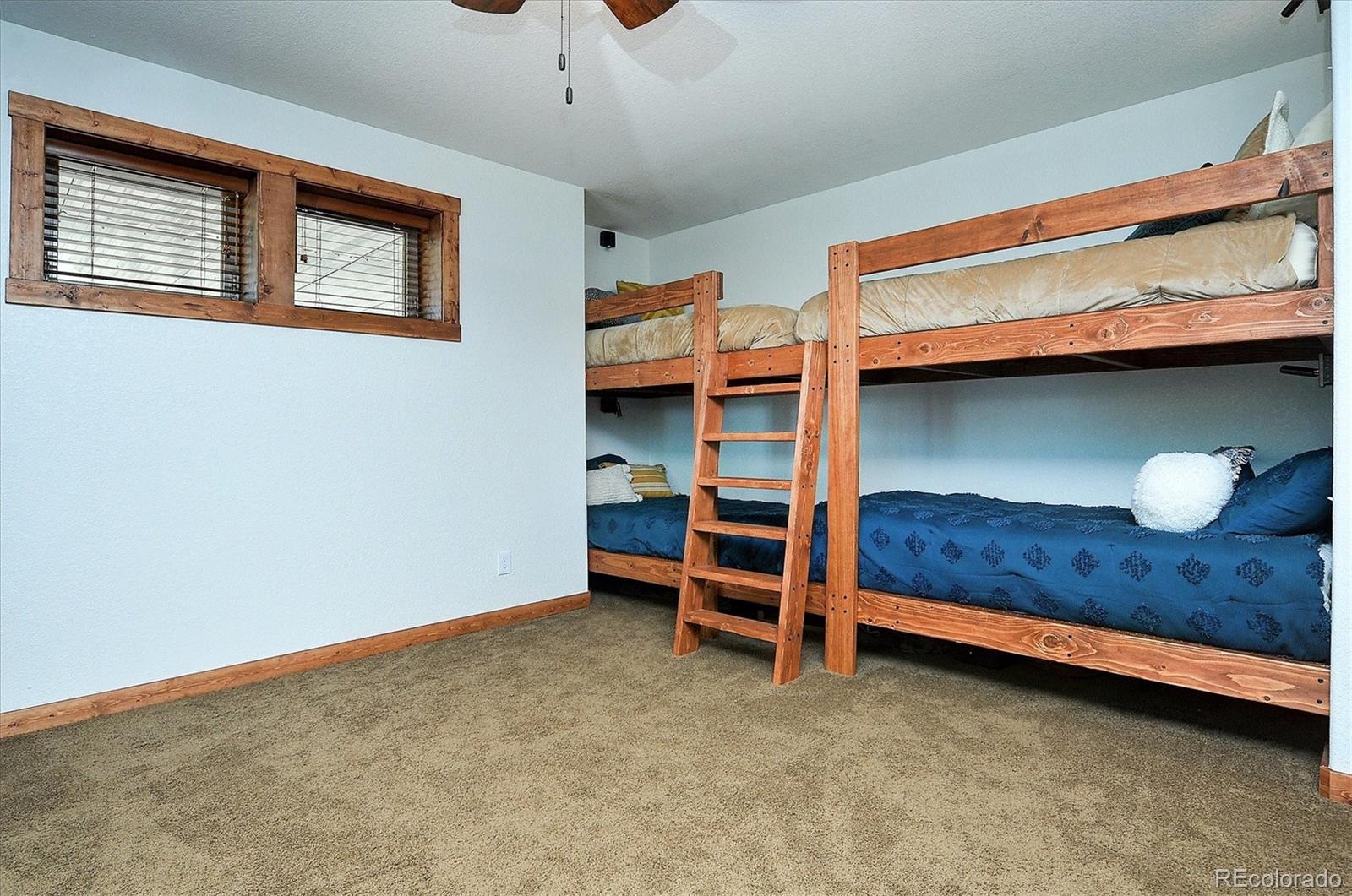 30220 Columbia Point