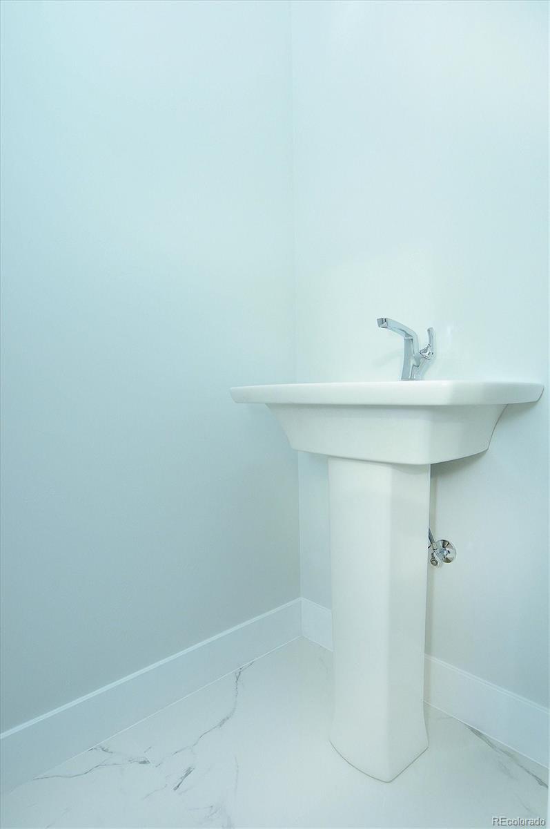 709 Marquette Avenue