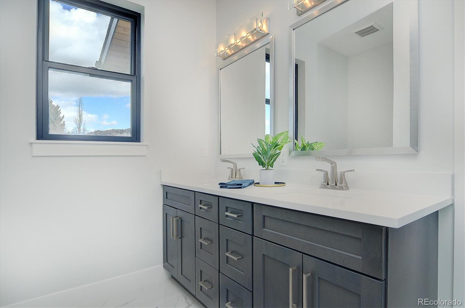 709 Marquette Avenue