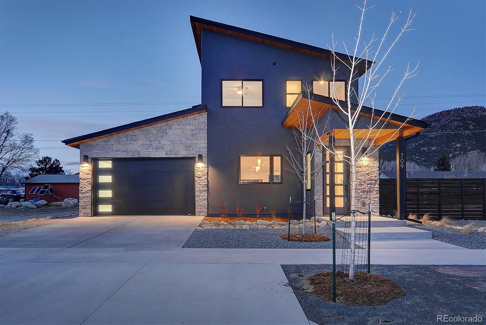 709 Marquette Avenue