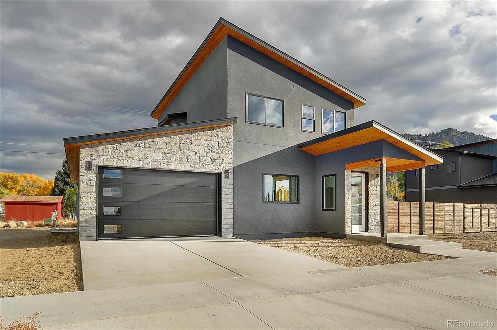 709 Marquette Avenue