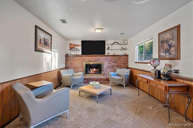 6334 W 68th Circle