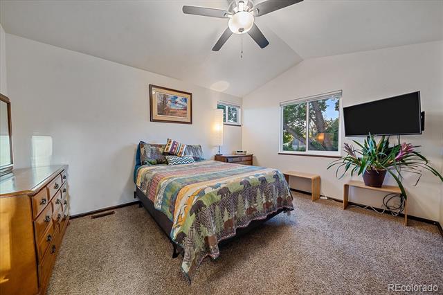 6334 W 68th Circle
