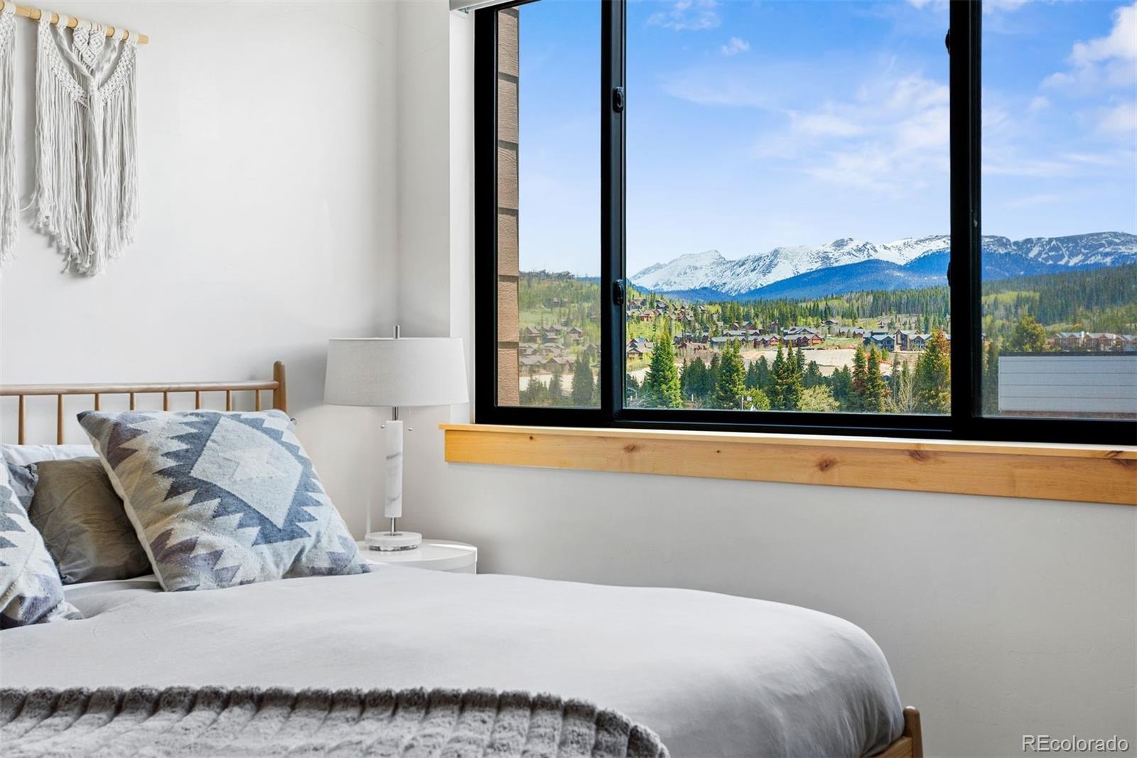 294 Lions Gate Drive