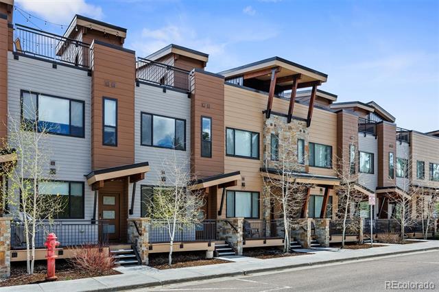 294 Lions Gate Drive