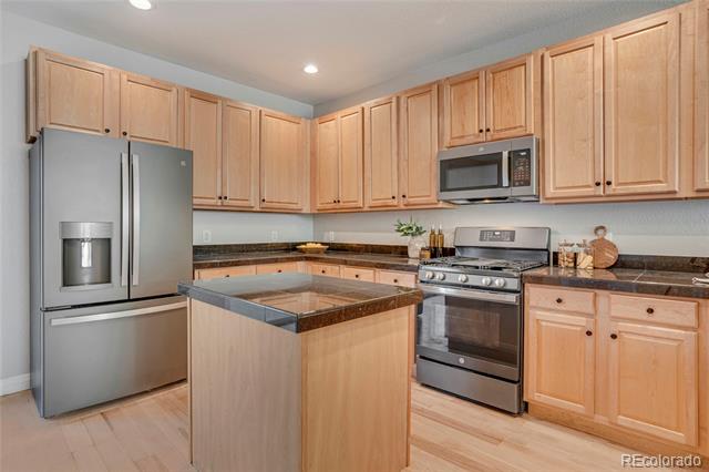 4305 W 118th Place