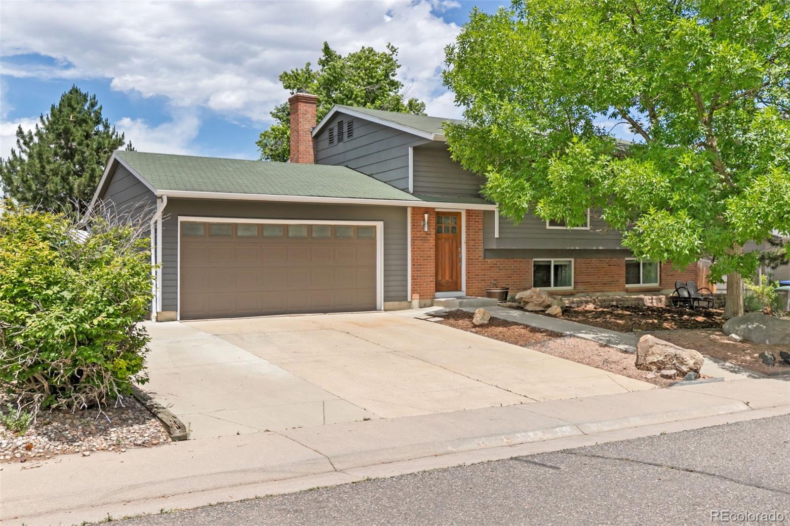 211 Lucerne Way