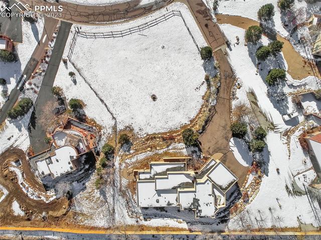 875 Oxford Lane