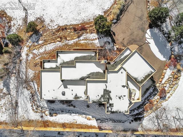 875 Oxford Lane