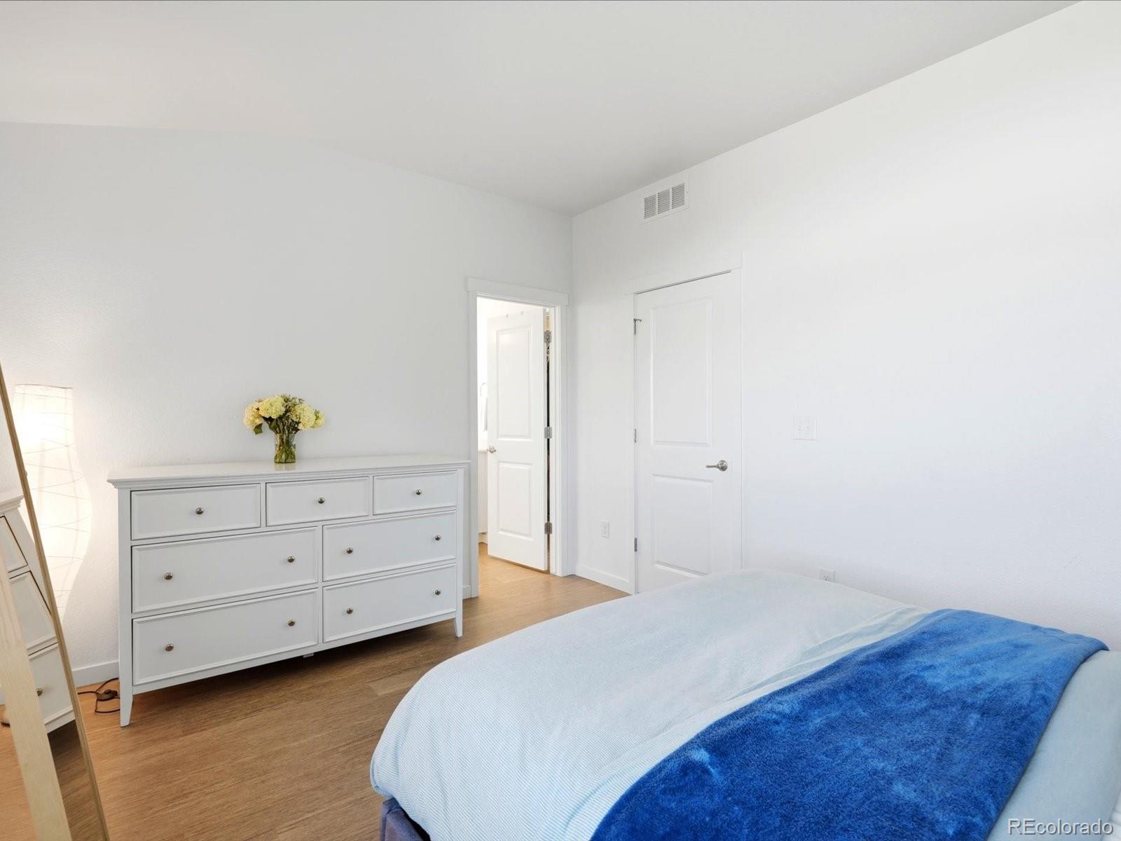 4047 E 98th Place