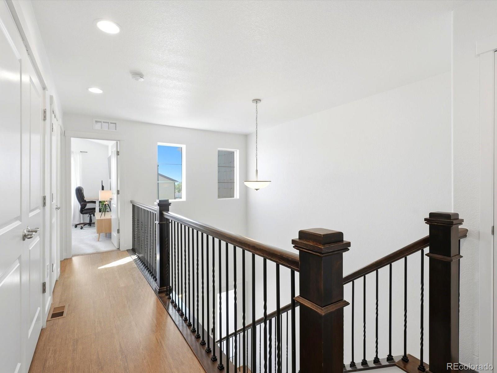 4047 E 98th Place
