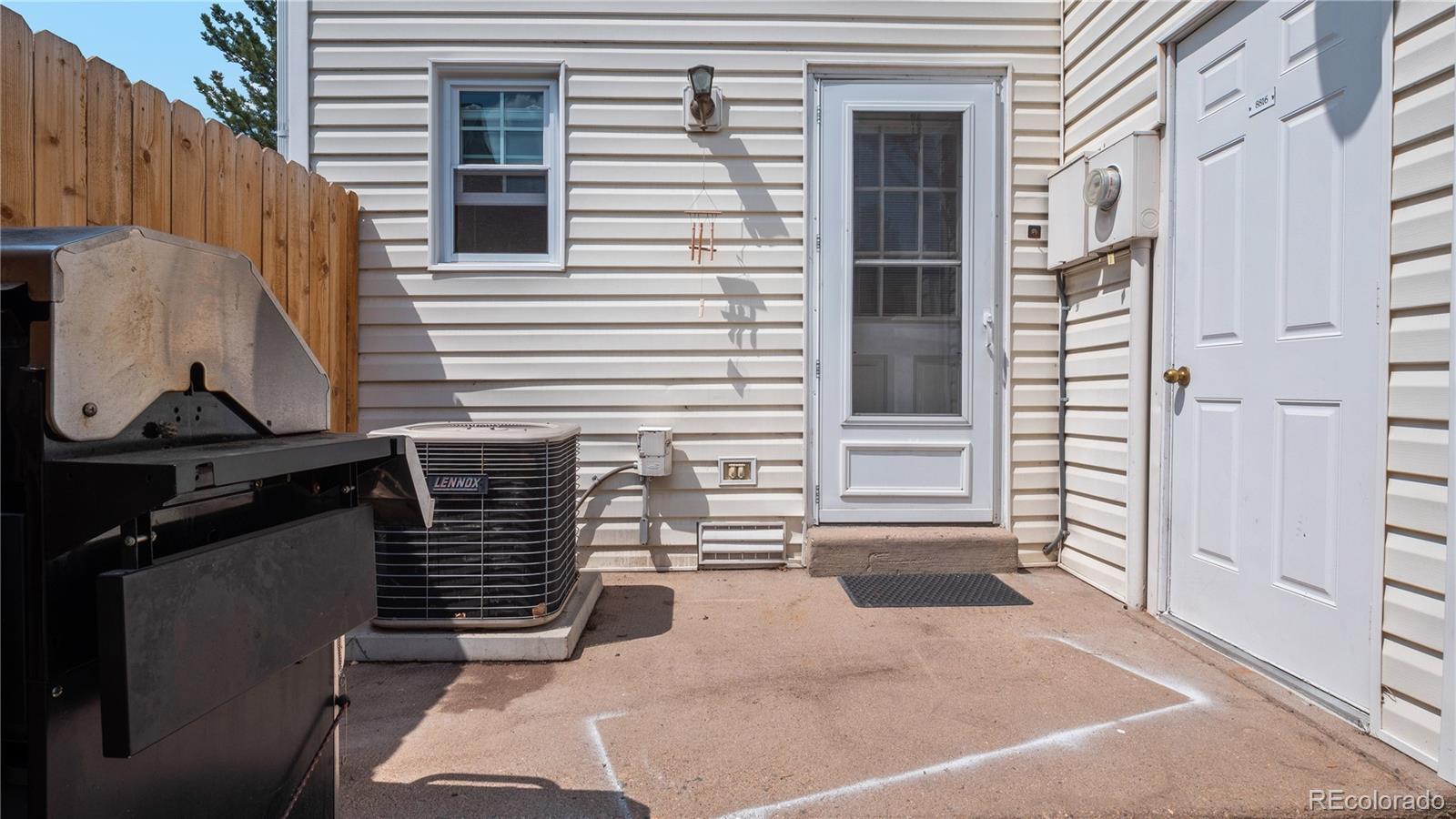 8816 W Dartmouth Place