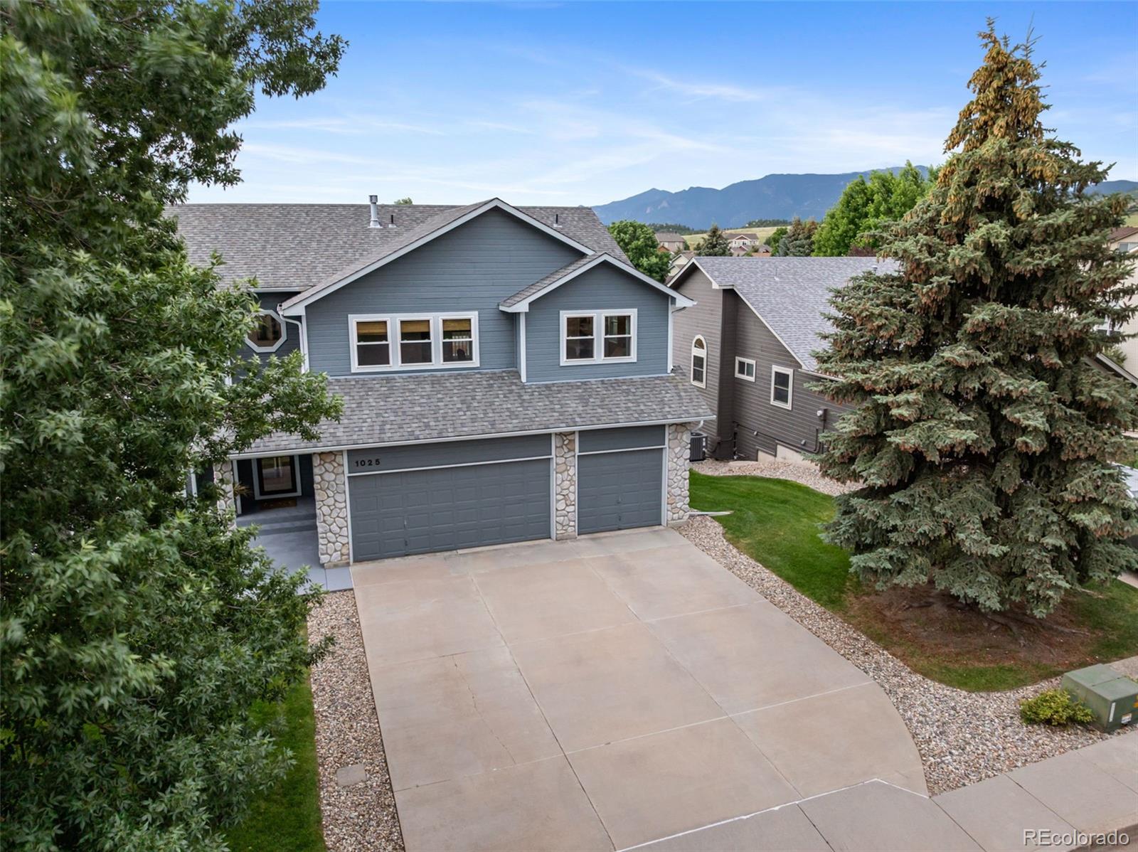 1025 War Eagle Drive S