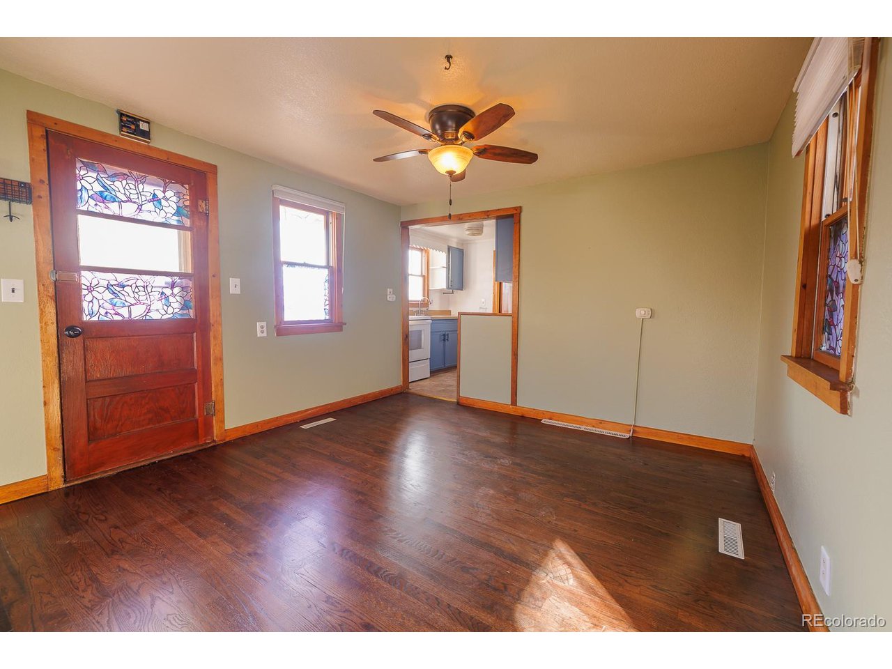 150 W 2nd St