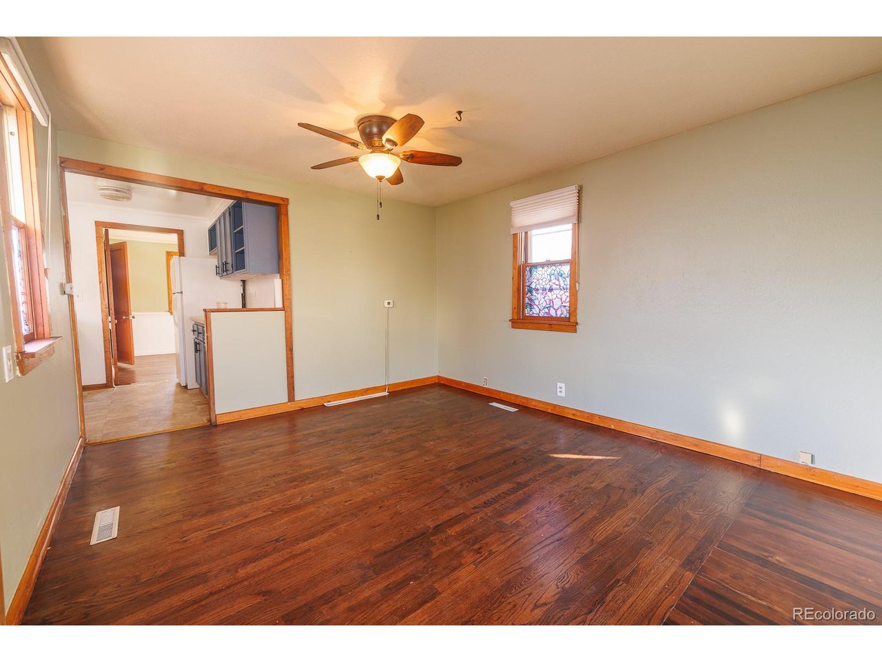 150 W 2nd St