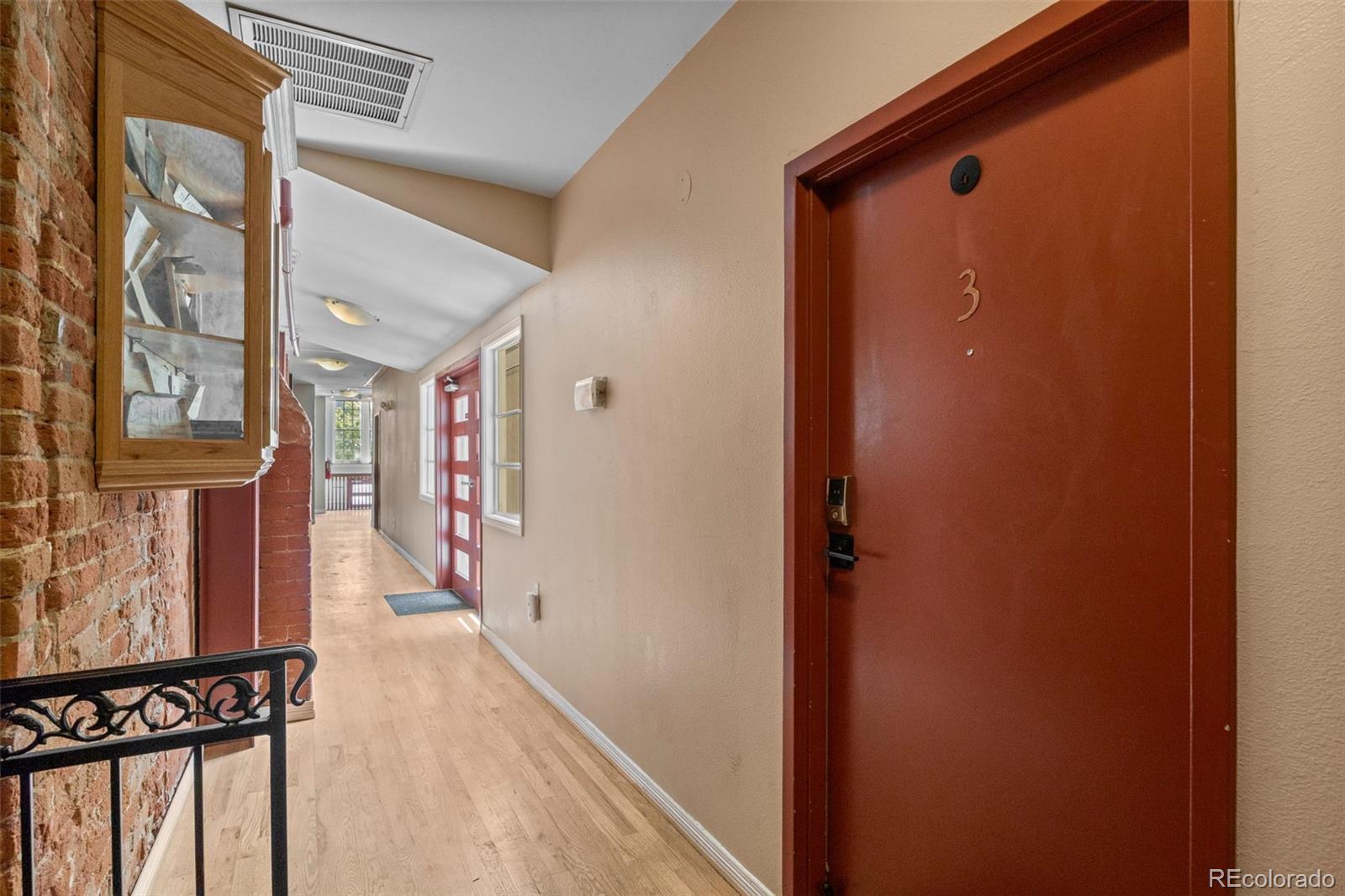 225 N Lincoln Street Unit: 3