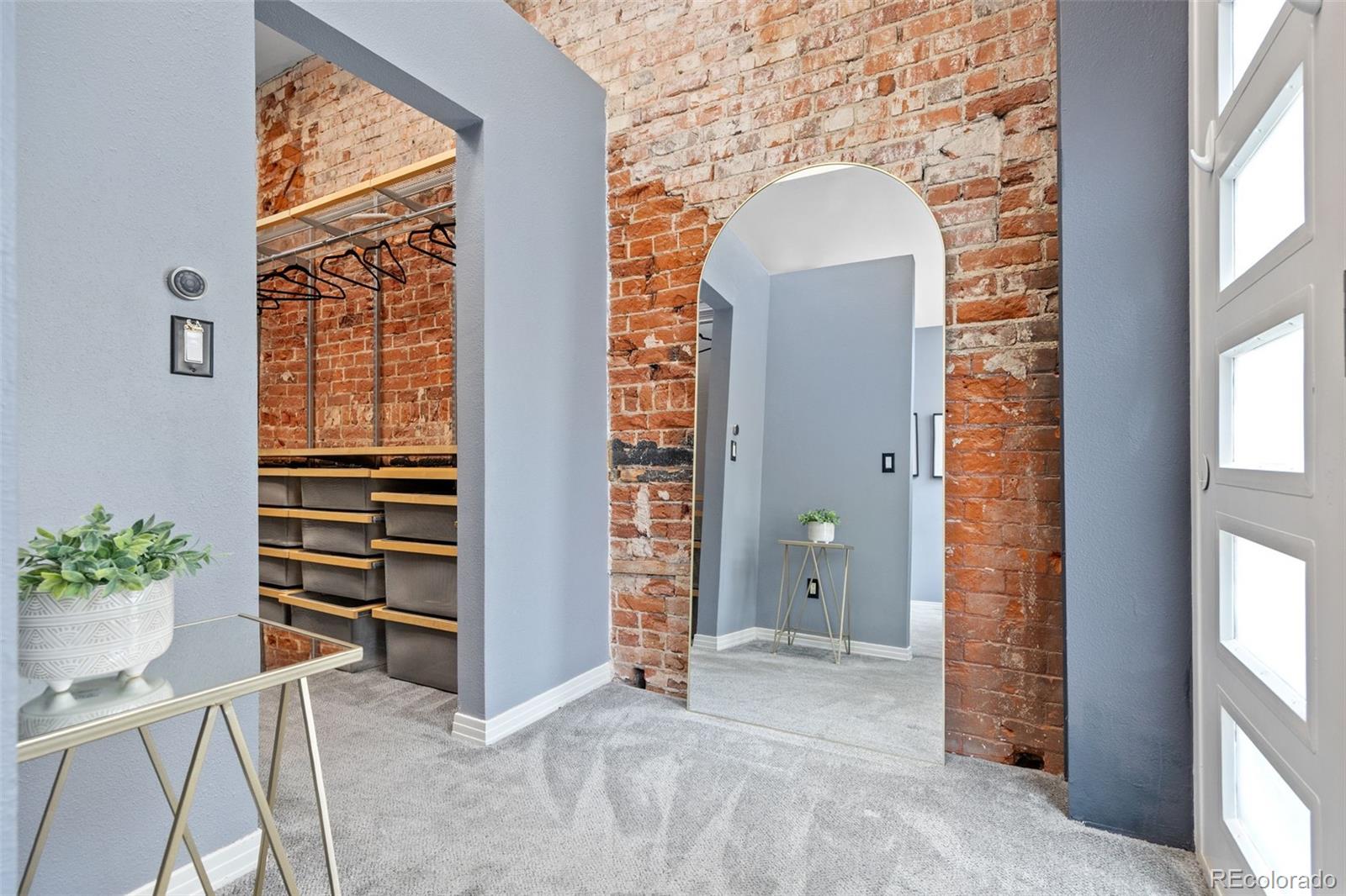 225 N Lincoln Street Unit: 3