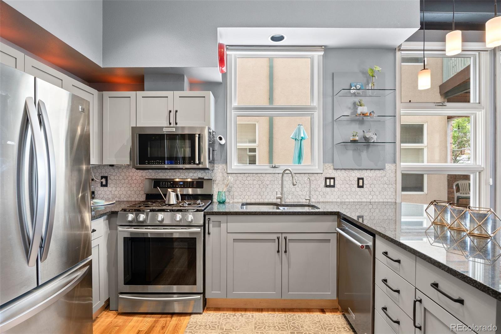 225 N Lincoln Street Unit: 3