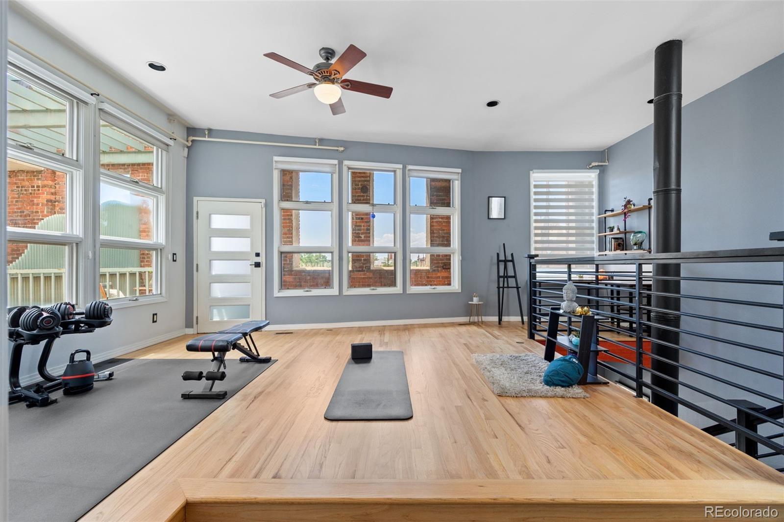 225 N Lincoln Street Unit: 3