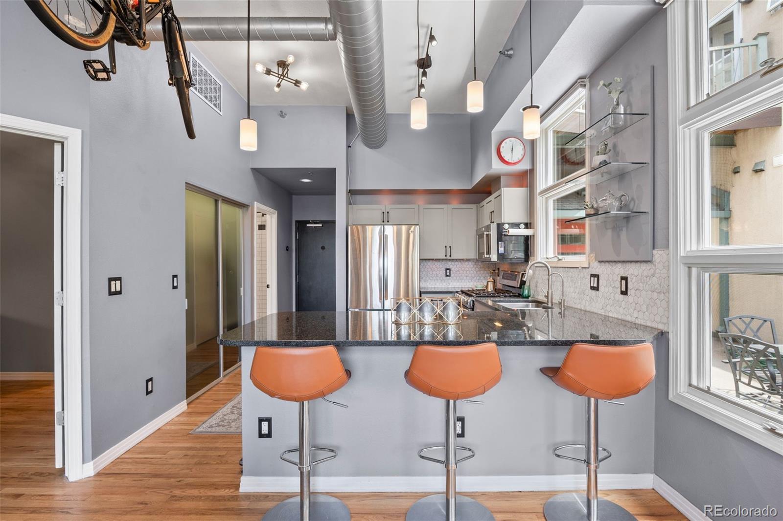 225 N Lincoln Street Unit: 3